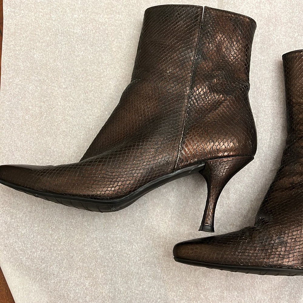 Women’s Stuart Weitzman Boots. Python, Or Some Ki… - image 5